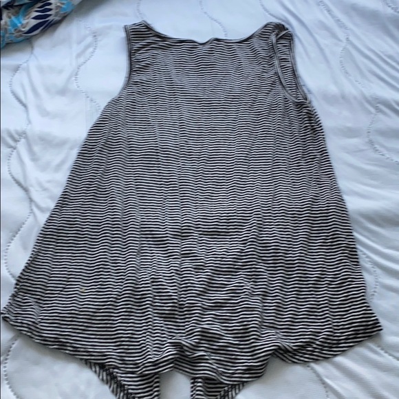 Rue 21 t-shirt - Picture 3 of 3